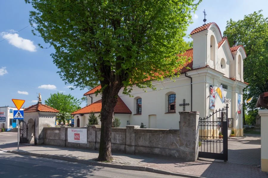 Kościół Skierniewice: potwierdzone informacje o parafiach i nabożeństwach