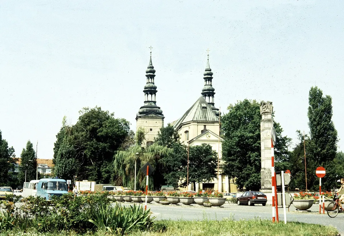 Łowicz atrakcje: jednodniowa wycieczka ze Skierniewic po historii i kulturze regionu